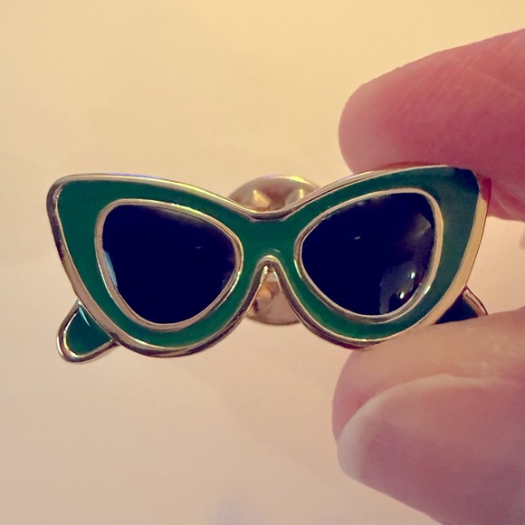 Kate Spade x Target Sunglasses Brooch - Picture 1 of 3